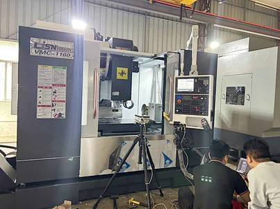 Máquina CNC de quatro eixos